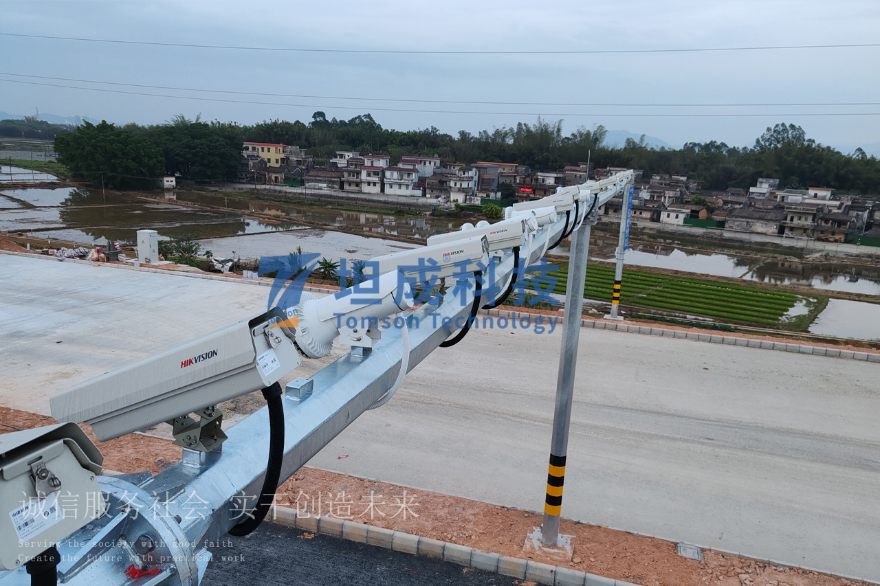 台山项目-G240超限车辆电子抓拍监控设施施工现场