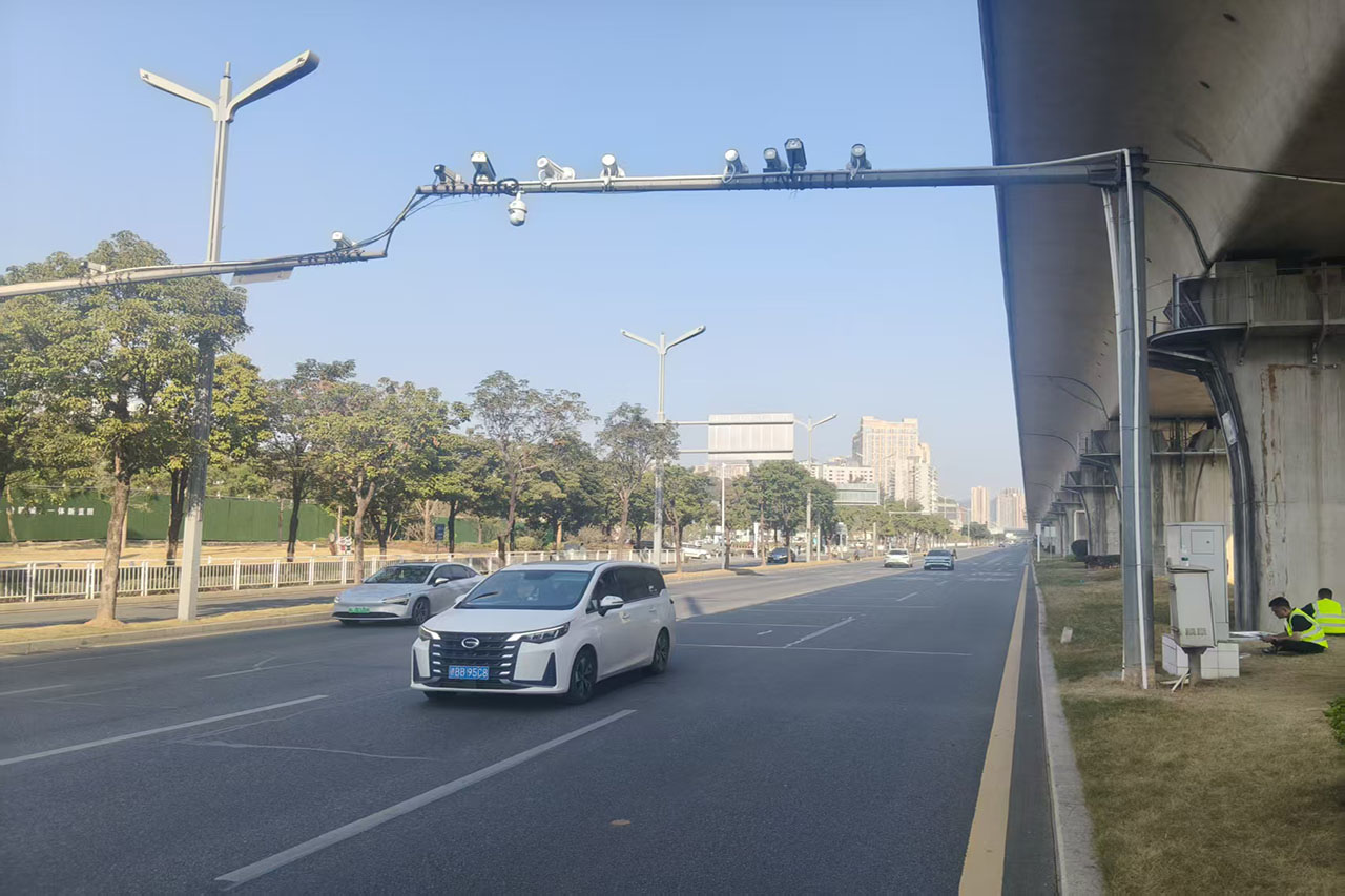 ​【施工现场】多功能公路交通调查系统部署项目，紧锣密鼓地稳步推进。